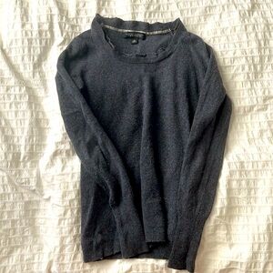 Banana republic sweater made from beautiful Italian yarn, XS